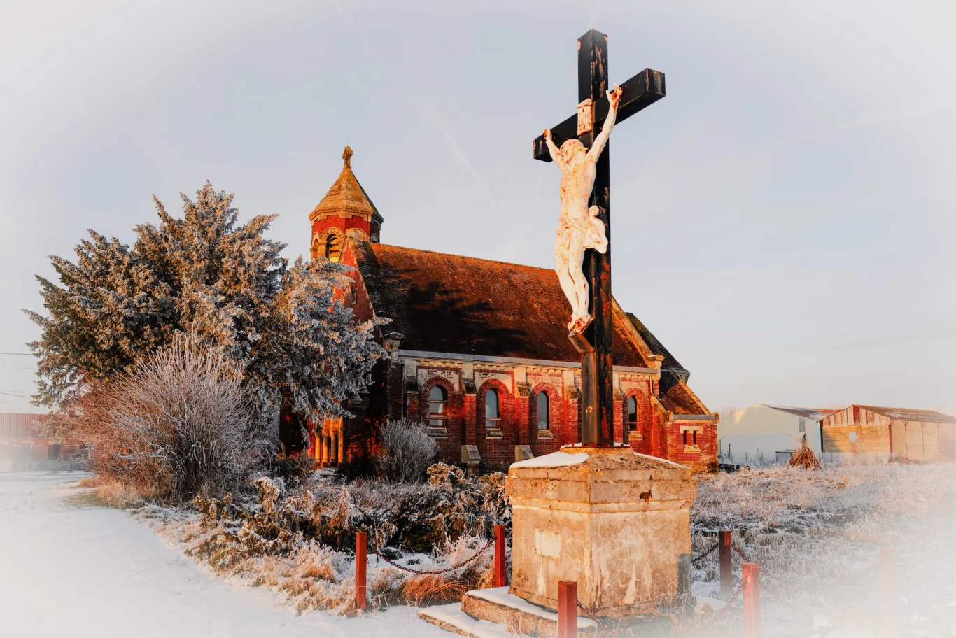 L’église de Becquincourt sous la neige