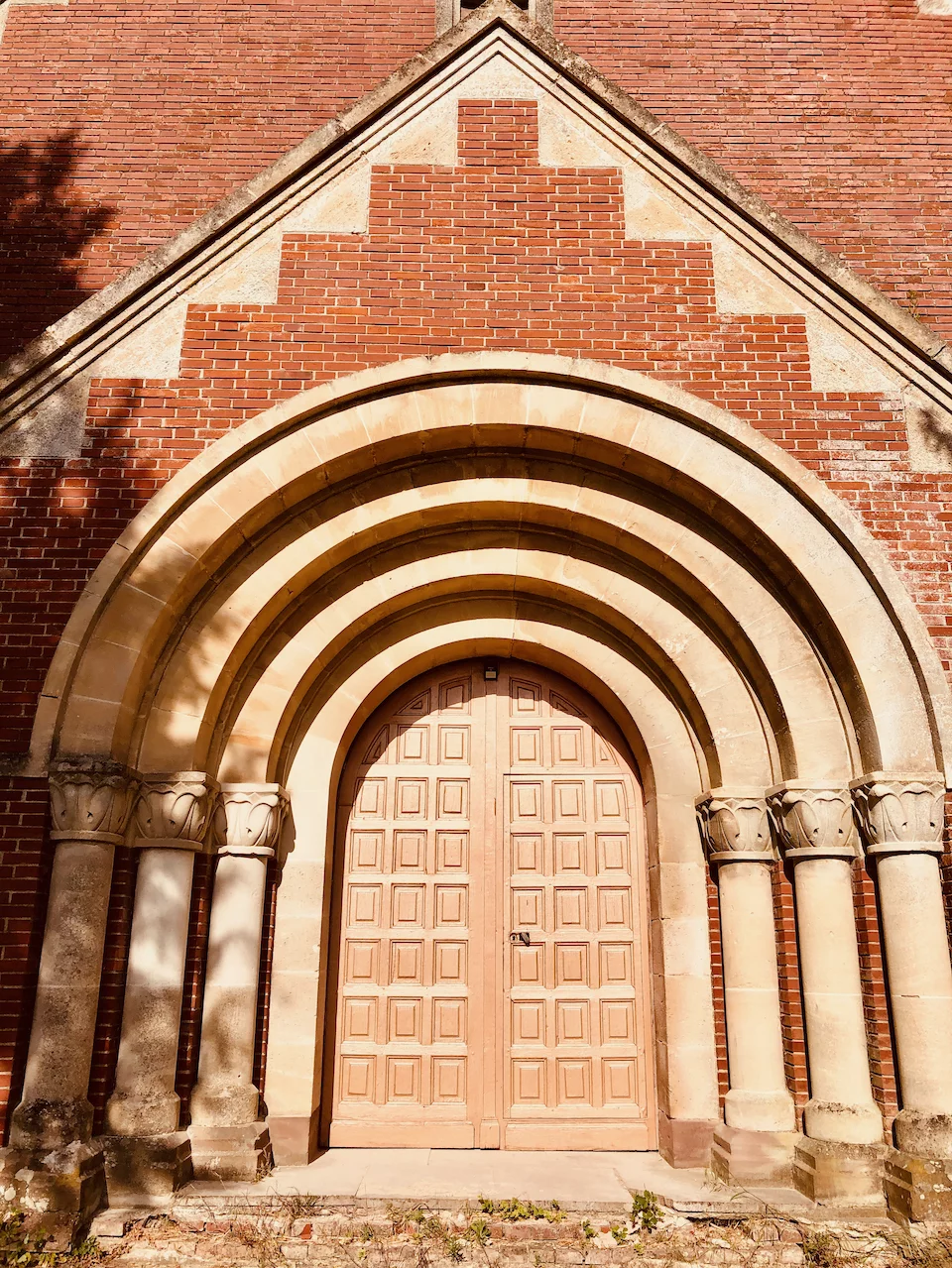 Restauración de la puerta principal
