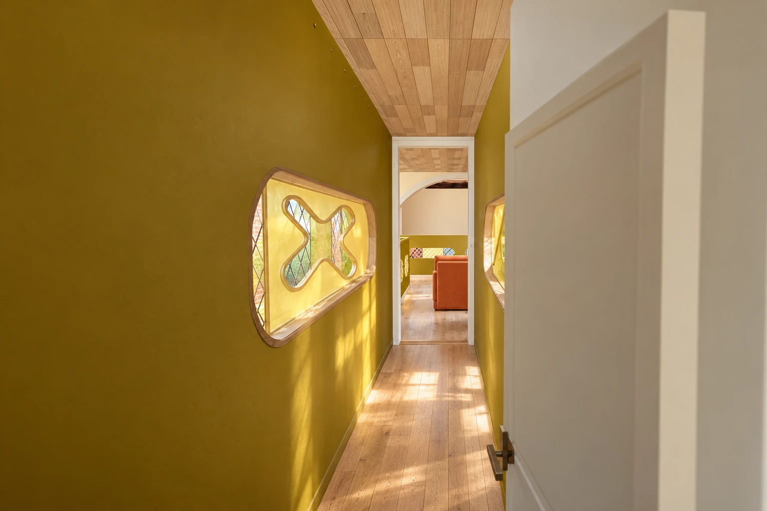 Le couloir jaune, ouvert sur le salon · rendu du futur gîte