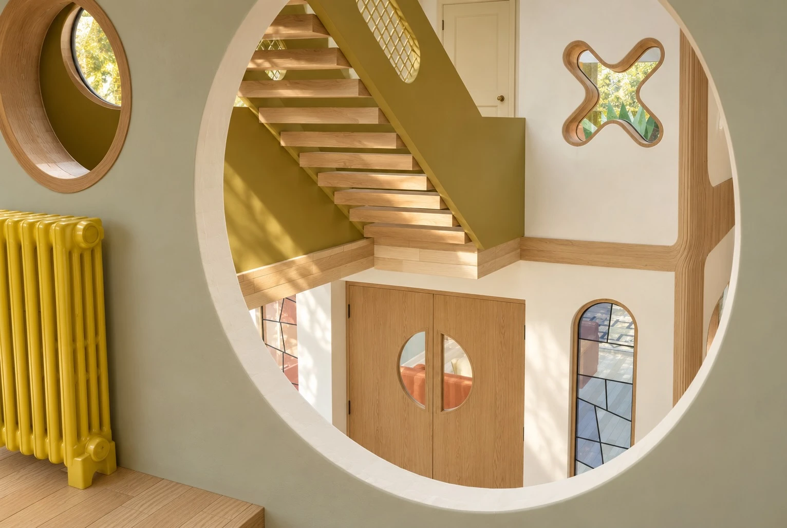 Les ouvertures et l’escalier jaune, rendu du futur gîte